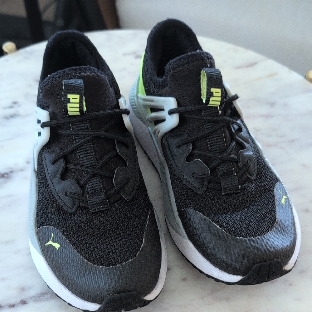 Puma Kids Black and Neon Green Sneakers